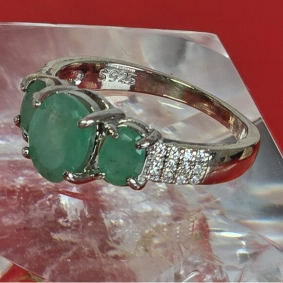 925 Sterling Silvet Ring with Natural Emerald Gemstones & Cz - Picture 7 of 9